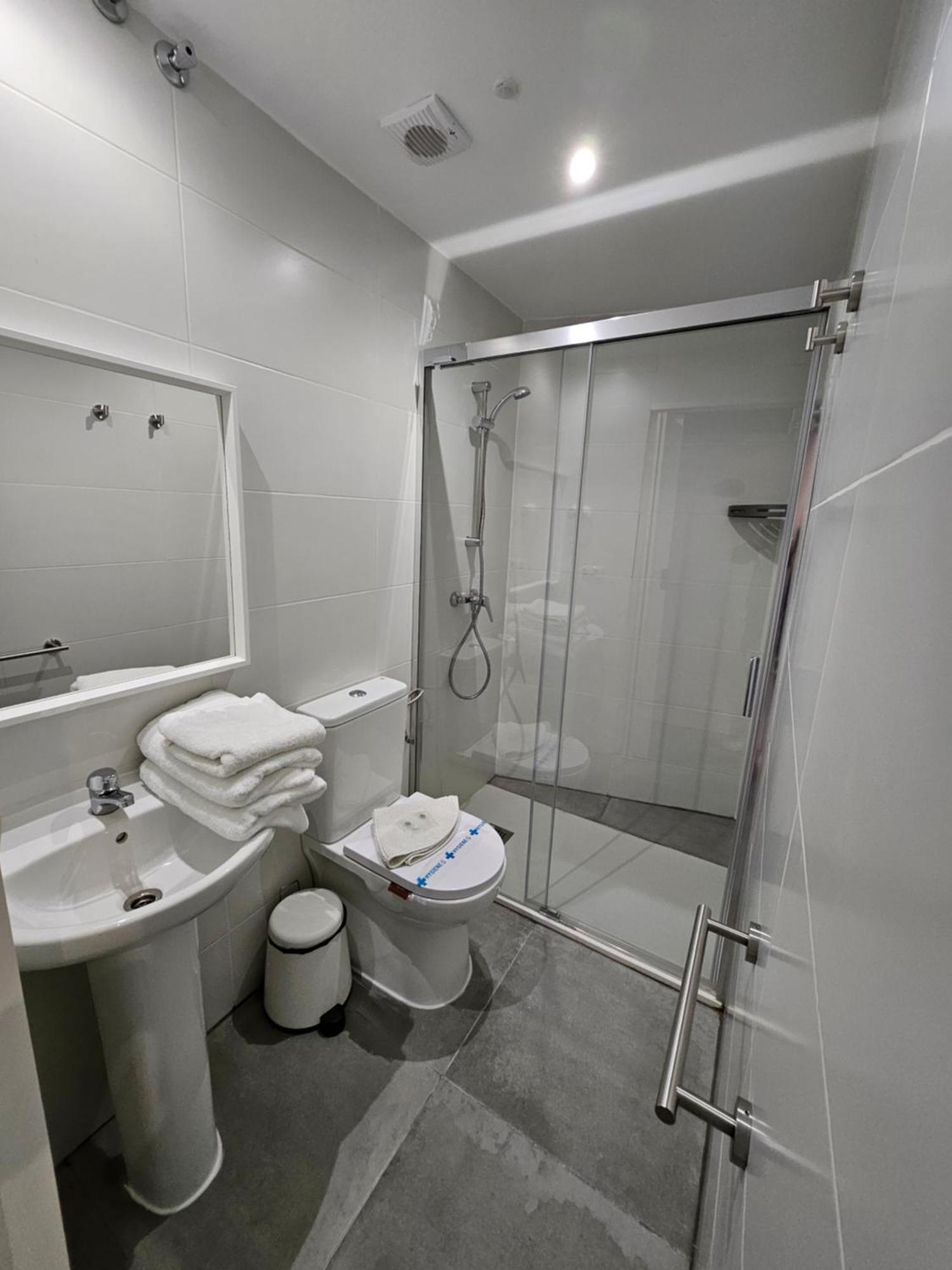 Hostal Foncalada โอเบียโด ภายนอก รูปภาพ